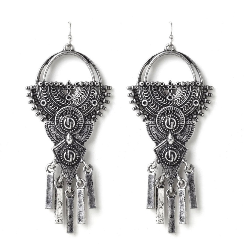 DYLANLEX VINTAGE SILVER dangle earrings.